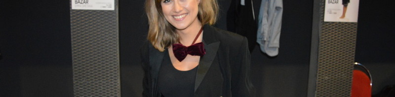 Eva Josefíková se vlní v rytmu hudby  na 3. charitativním bazaru Emmy Smetana