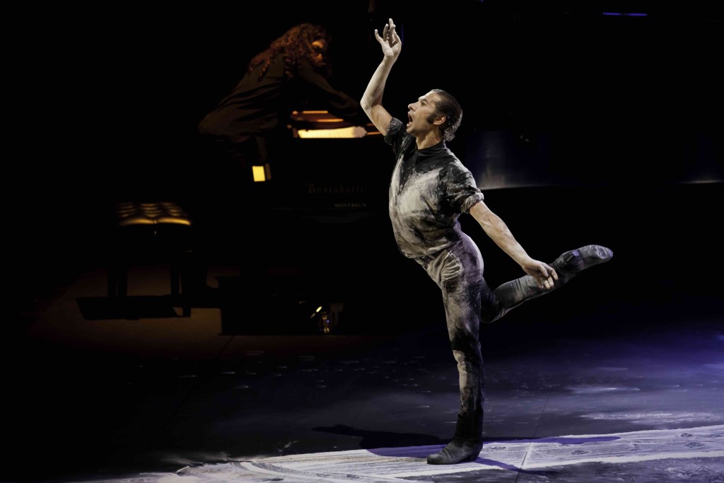 Israel_Galvan_LA_CURVA_2_photo_Felix_Vazquez