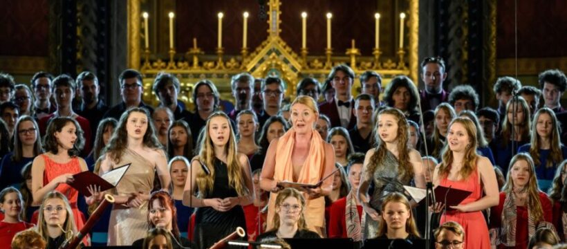 Deset let a koncert na Pražském hradě