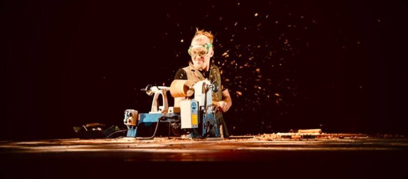 Pandax, Hourvari, Sawdust Symphony  s vůní dřeva